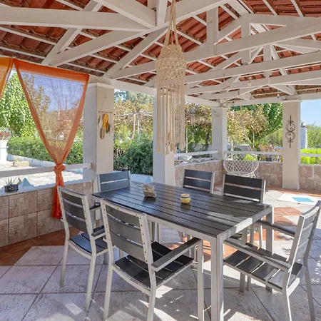 Appartamento Stathis Beachfront Luxury Kalamákion